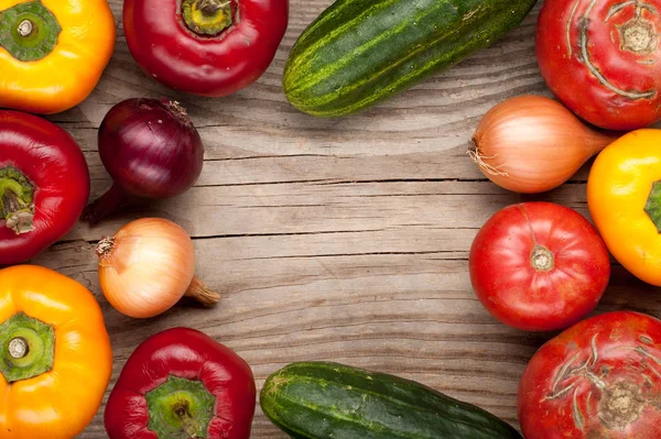 蔬菜作物背景洋葱大蒜番茄、 辣椒、 黄瓜 — 图库照片