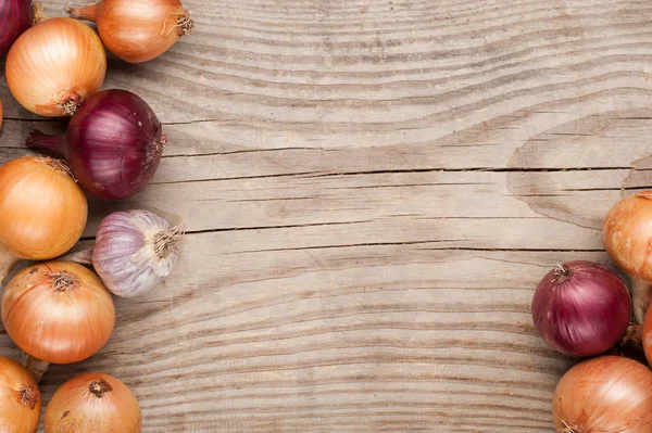 sebze kırpma ahşap arka plan soğan sarımsak, üstten görünüm, c