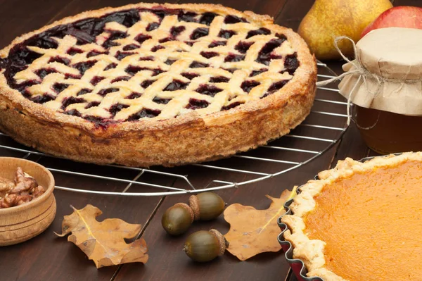 ahşap arka plan gıda ING ile düzenlenmiş, kabak ev yapımı pasta