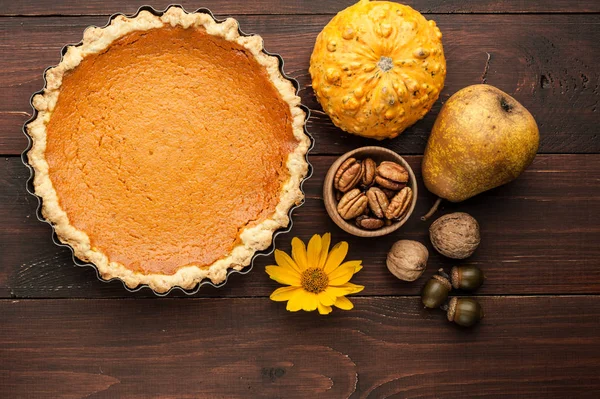 ahşap arka plan gıda ING ile düzenlenmiş, kabak ev yapımı pasta