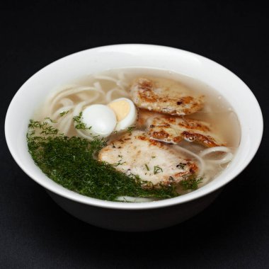 Bıldırcın yumurtalı leziz kondom çorbası. menü