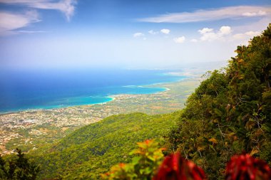 Puerto Plata City Pico Isabel de Torres tepesinden büyüleyici görünümü