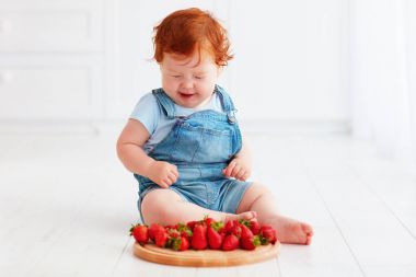 şirin zencefil toddler bebek çilek tatma