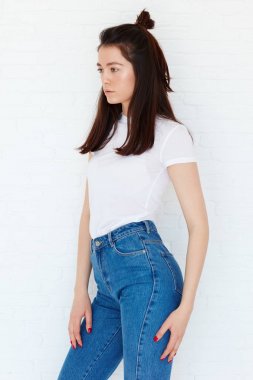 doğal gün ışığı ile modeli test çekimleri poz genç çekici kız