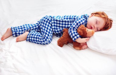 çok güzel kızıl saçlı toddler bebek peluş daha sıcak oyuncak ile uyku fanila pijama