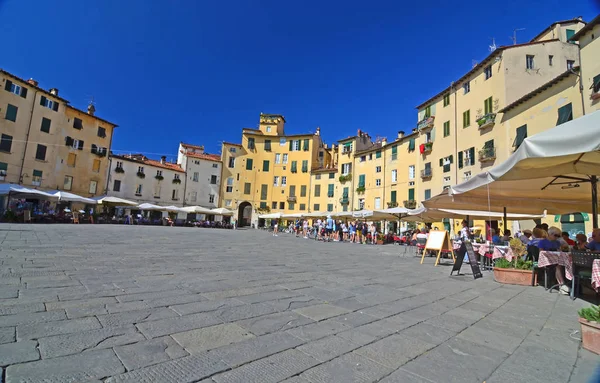 Piazza St Maria Bianca in Lucca — Zdjęcie stockowe