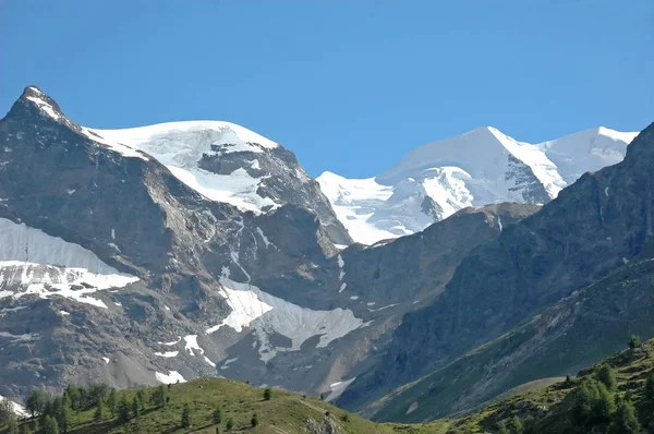 Niesamowite Piz Bernina — Zdjęcie stockowe