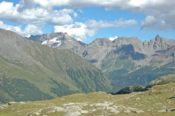 Piz Paradasin gezien vanuit de Berninapas — Stockfoto