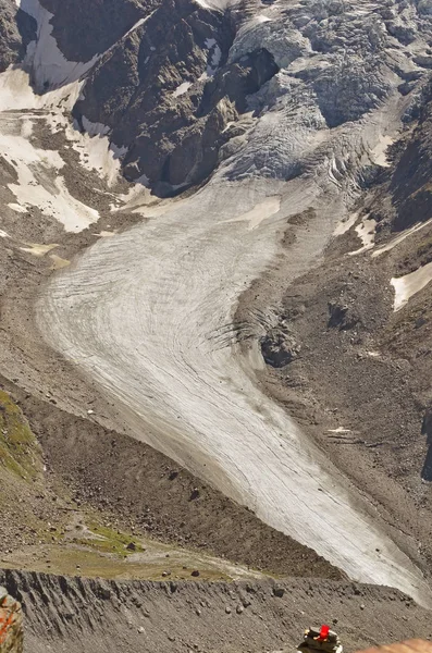 Un ghiacciaio circondato da morene — Foto Stock