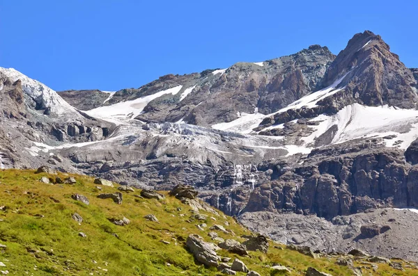 Grande Tete de By y el glaciar Sonadon — Foto de Stock