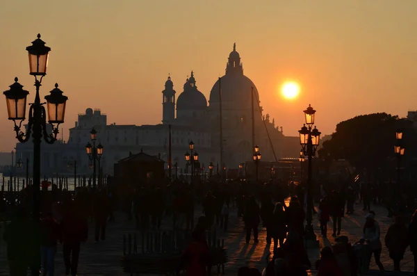 Закат над Венецией — стоковое фото