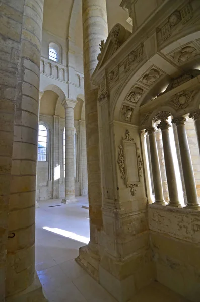 La hermosa iglesia abadía de Fontevraud — Foto de Stock