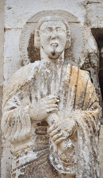 Mittelalterliche Skulptur des Evangelisten — Stockfoto