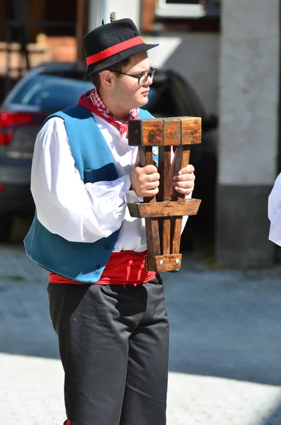 Evolene Suiza Agosto Grupo Folclórico Italiano Las Montañas Ernici Con —  Fotos de Stock