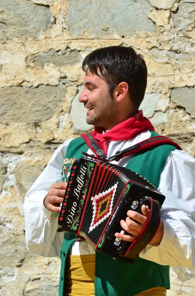 Evolene Suisse Août Groupe Folklorique Italien Des Montagnes Ernici Costumes — Photo