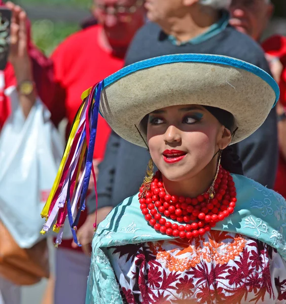 Evolene Suisse Août Groupe Folklorique Équatorien Quito Costumes Traditionnels Août — Photo