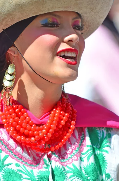 Evolene Suíça Agosto Grupo Folclórico Equatoriano Quito Trajes Tradicionais Agosto — Fotografia de Stock