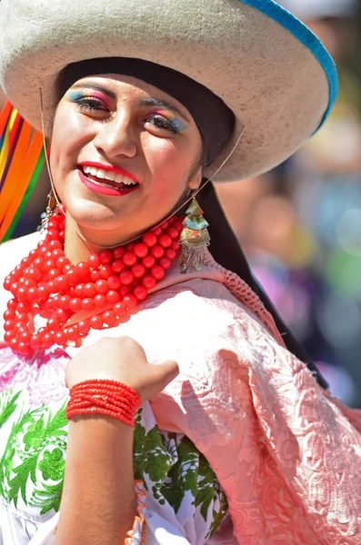 Evolene Suisse Août Groupe Folklorique Équatorien Quito Costumes Traditionnels Août — Photo