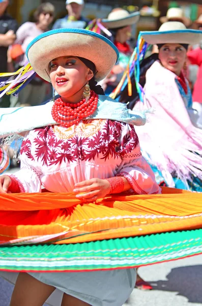 Evolene Suisse Août Groupe Folklorique Équatorien Quito Costumes Traditionnels Août — Photo