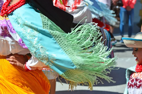 Evolene Suíça Agosto Grupo Folclórico Equatoriano Quito Trajes Tradicionais Agosto — Fotografia de Stock