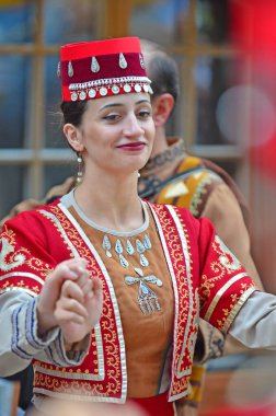 Evolene, İsviçre - 15 Ağustos - Geleneksel kostümlü Ermeni halk grubu: 15 Ağustos 2019, Evolene, İsviçre