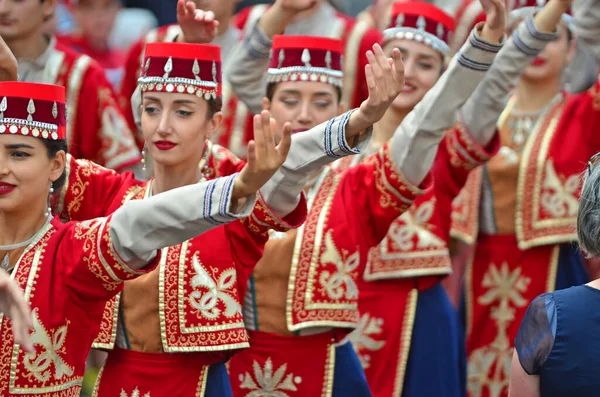 Evolene Švýcarsko Srpna Arménská Lidová Skupina Tradičních Kostýmech Srpna 2019 — Stock fotografie