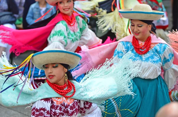 Evolene Suisse Août Groupe Folklorique Équatorien Quito Costumes Traditionnels Août — Photo