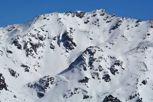 南スイスアルプスの冬のLe MetaillerはSion Veysonnazより上にあります — ストック写真