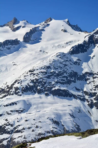 Sattelhorn Sobre Glaciar Aletsch Los Alpes Berneses Suiza Soleado Día —  Fotos de Stock