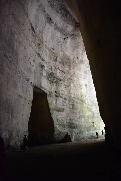 人工製23メートルの高さのギャラリー崖にカット 古代ギリシャ人によって掘り出されました ディオニュシオス耳と呼ばれます シラキュース シチリア島 — ストック写真