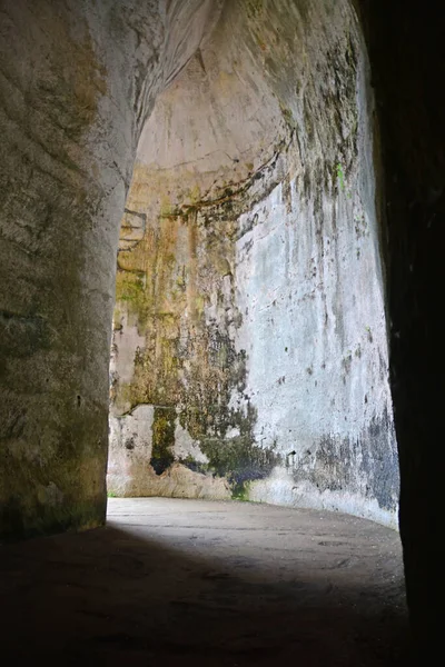 Intérieur Galerie Artificielle Mètres Haut Taillée Dans Falaise Creusée Par — Photo