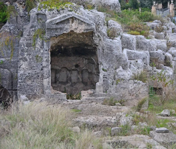 Igenvuxen Grotticelli Necropolis Kyrkogård Antika Grekerna Syrakusa Sicilien — Stockfoto