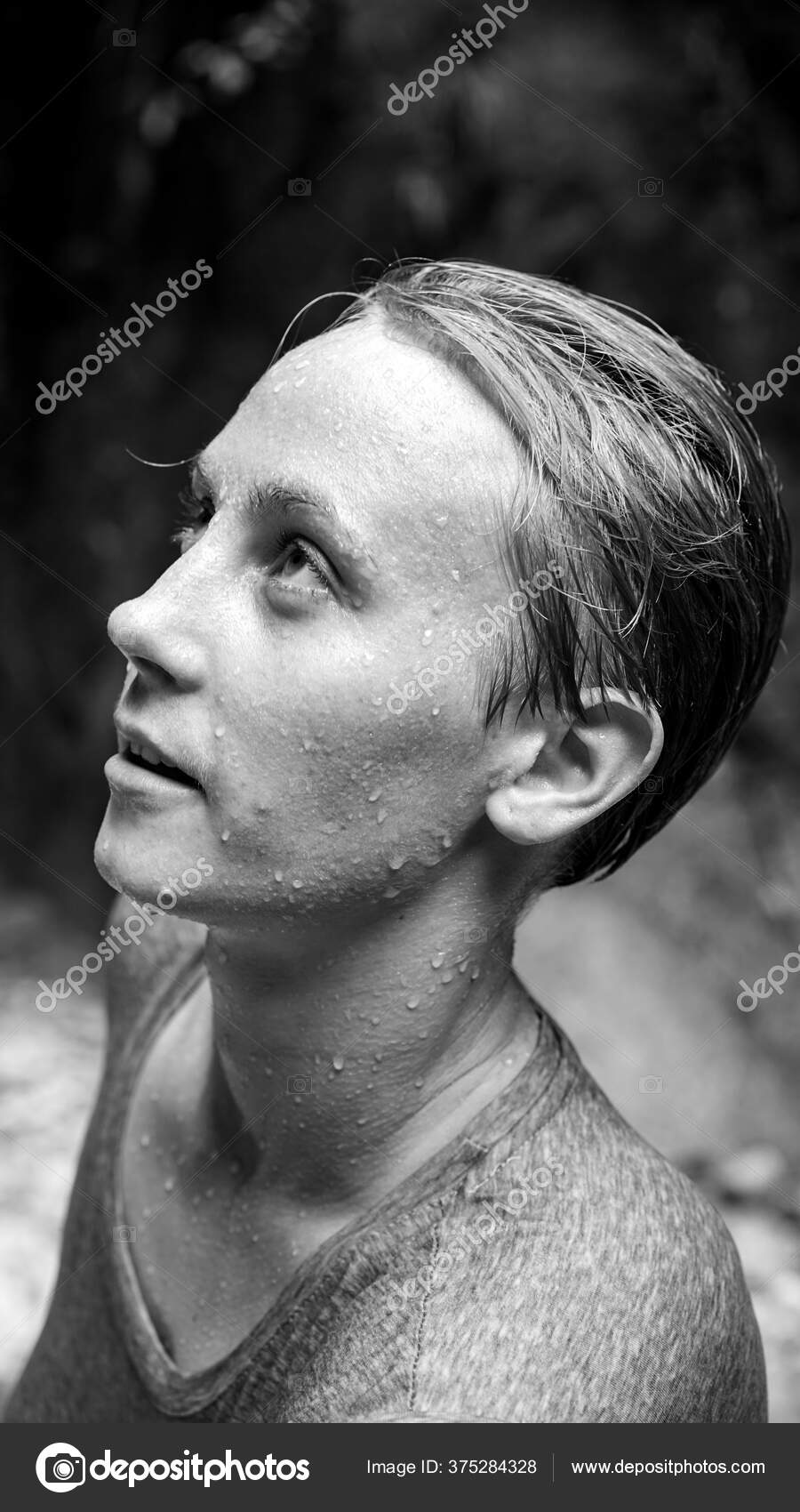 Portrait Noir Blanc Lateral Une Jeune Femme Visage Mouille Apres Image Libre De Droit Par Lesik Povkh Gmail Com C