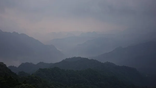 Prachtige Kleurrijke Zonsopgang Het Nationale Park Boven Bergen China Mysterieus — Stockfoto