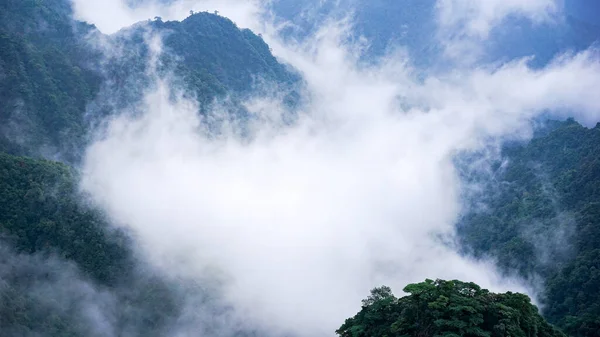 Prachtige Kleurrijke Zonsopgang Het Nationale Park Boven Bergen China Mysterieus — Stockfoto