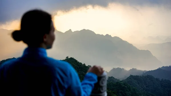 Selective Focus Young Beautiful Girl Blue Windproof Jacket Watching Sunrise — Stock Photo, Image