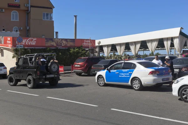 Adler Sochi Região Krasnodar Rússia Julho 2016 Polícia Parou Carro — Fotografia de Stock