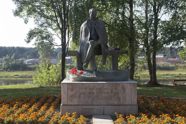 Totma Região Vologda Rússia Agosto 2016 Monumento Poeta Nikolai Mikhailovich — Fotografia de Stock