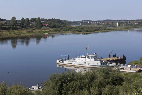 Rio Sukhona na cidade de Totma, região de Vologda — Fotografia de Stock