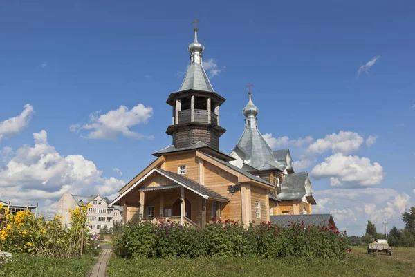 Kyrkan av St Agapit Markushevski byn Nyuksenitsa, Vologda regionen — Stockfoto