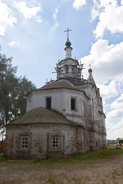 Widok z odnowionym kościele Leonti Rostowa w wielki Ustiug — Zdjęcie stockowe