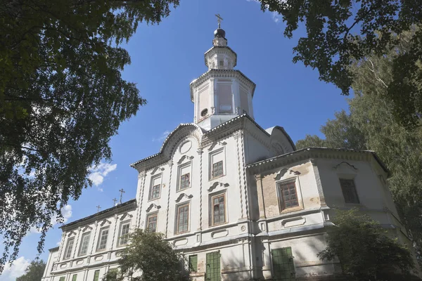 Kirche der Darstellung des Herrn der Erlöser-Verklärung-Pfarrei in Veliky ustyug — Stockfoto