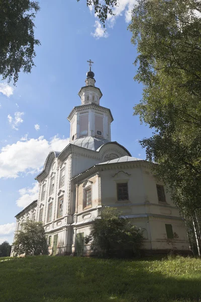 Blick auf die Kirche der Darstellung des Herrn der Erlöser-Verklärung-Gemeinde in veliky ustyug, Region Wologda — Stockfoto