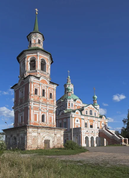 Belltower with the church of Simeon Stylites in Veliky Ustyug, Vologda region — Stock Photo, Image