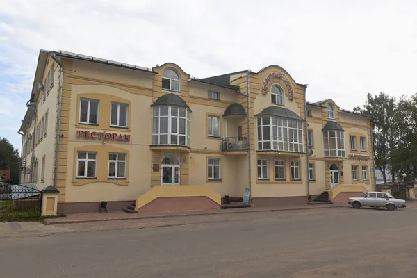 Restaurang och hotell "Veliky Ustyug" i staden av Veliky Ustyug, Vologda regionen — Stockfoto