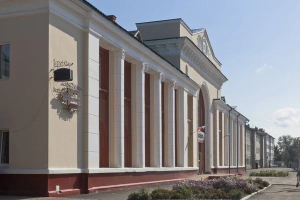 Building of the Kotlas South railway station in Kotlas, Arkhangelsk region — Stock Photo, Image