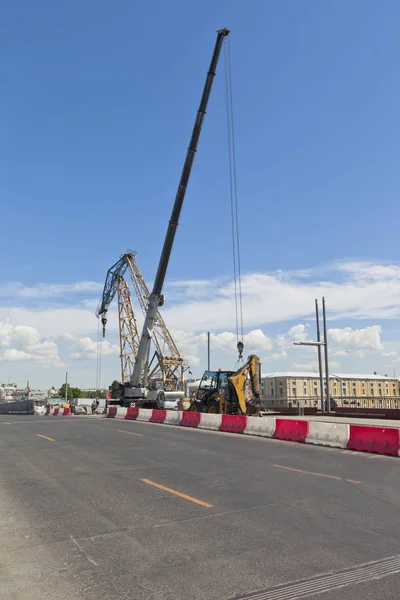 Reparatur der Tuchkov-Brücke in der Stadt St. Peter — Stockfoto