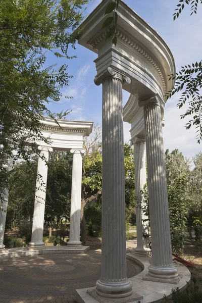 Colonnade Karaev Evpatoria resort kasaba ismini bahçesinde