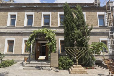 Evpatoria, Kırım Cumhuriyeti - 21 Temmuz 2017: Sinagog Evpatoria şehir içinde Yeghia Kapai Kuyu yapımı