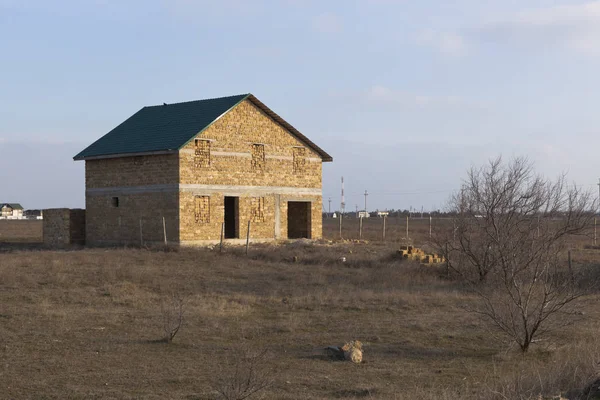 Saki Kırım Bölgesi Kabuk Taştan Yapılmış Bir Inşaatı — Stok fotoğraf